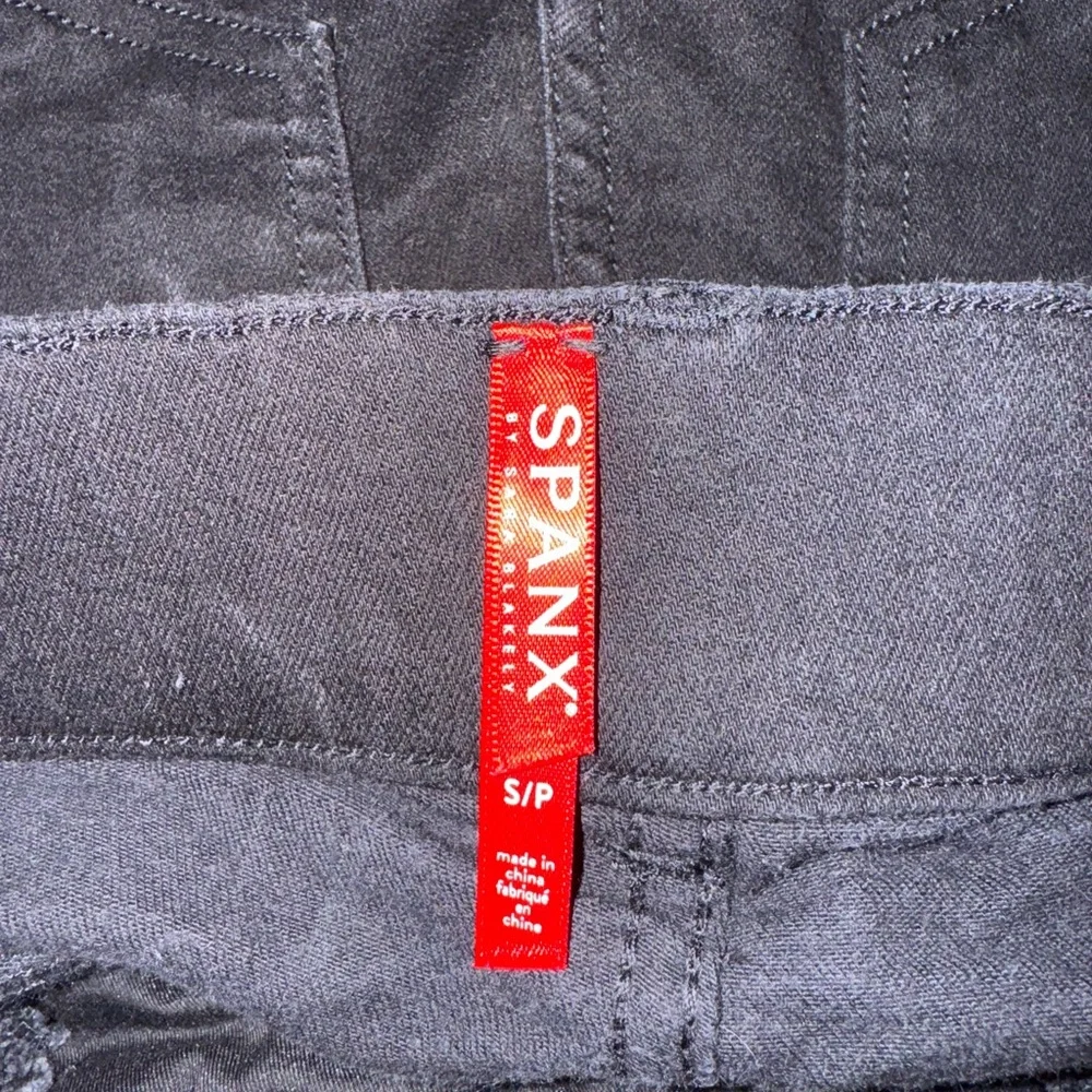 SPANX Women's Everywear  Black Ankle Skinny Jeans Sz Small
